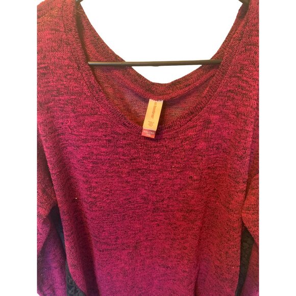 ๐ 2/$20 ๐ Fuchsia Thin Long Sleeve Hi-Lo Sweater with Black Lace Back 2x - Picture 4 of 6